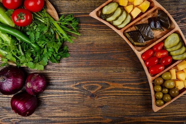 Półmisek sezonowych warzyw